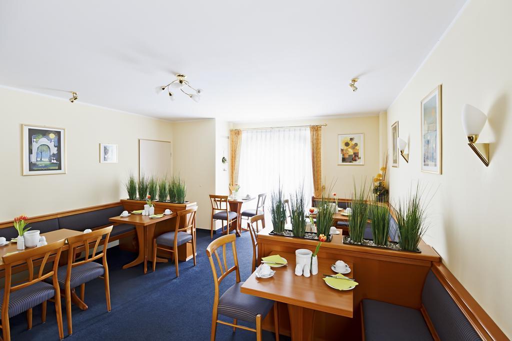 Hotel Blutenburg Munchen Bagian luar foto