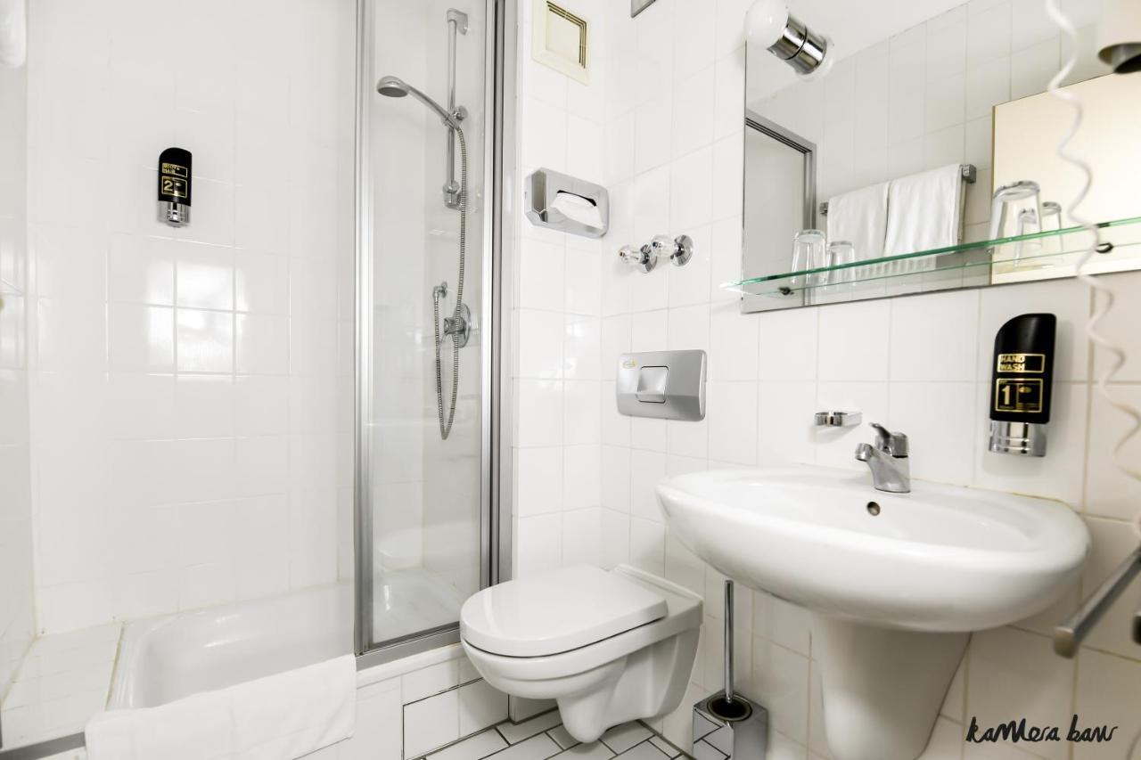 Hotel Blutenburg Munchen Bagian luar foto