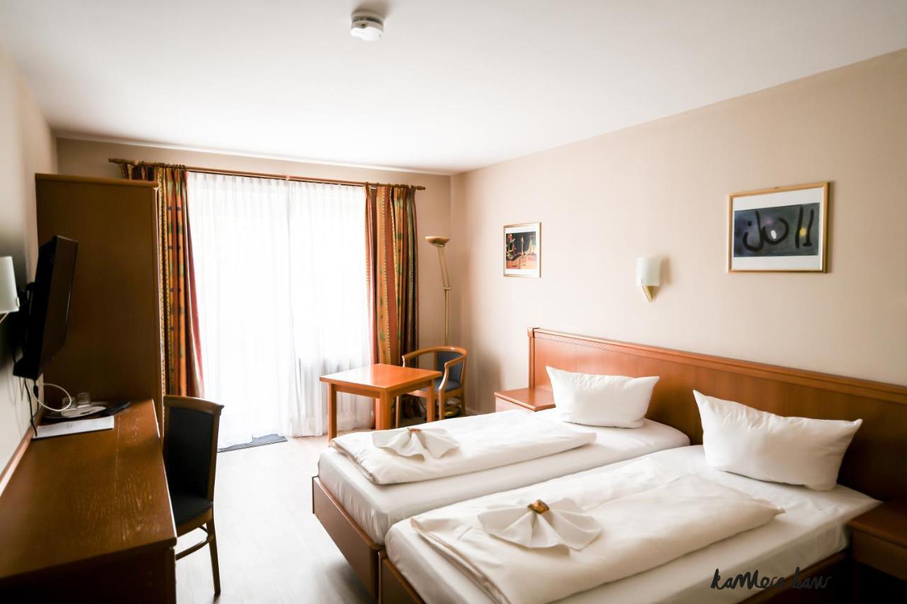 Hotel Blutenburg Munchen Bagian luar foto