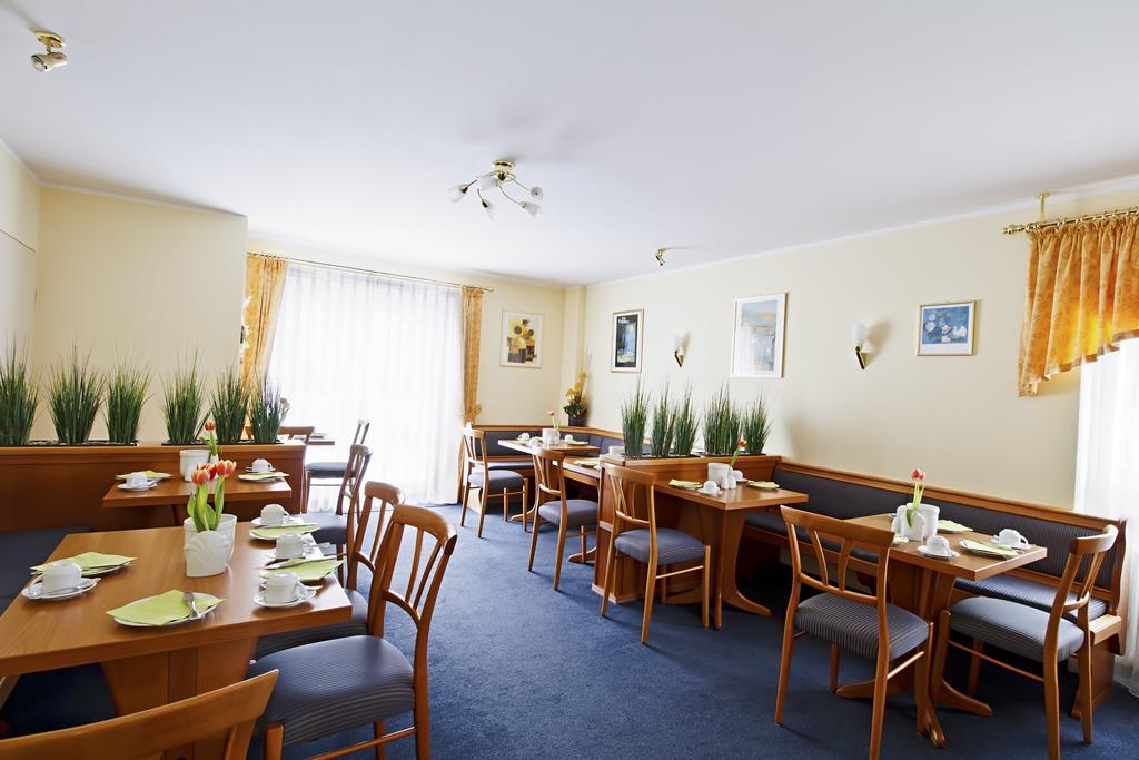 Hotel Blutenburg Munchen Bagian luar foto