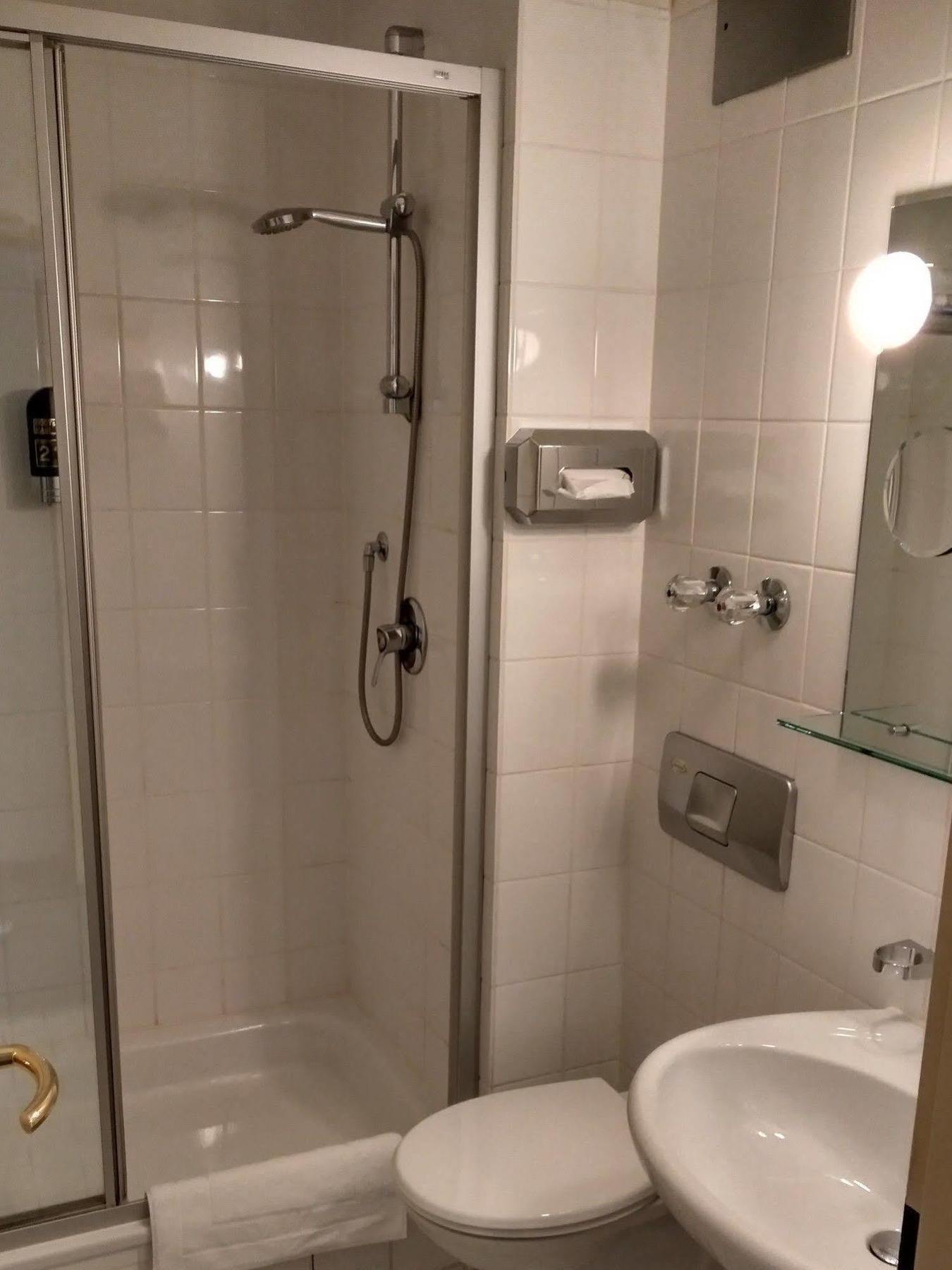 Hotel Blutenburg Munchen Bagian luar foto