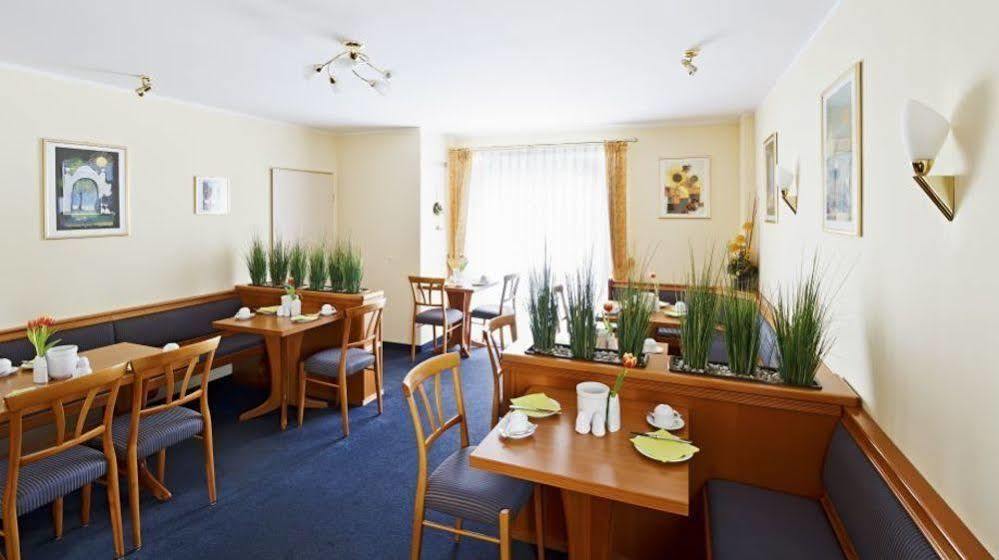 Hotel Blutenburg Munchen Bagian luar foto